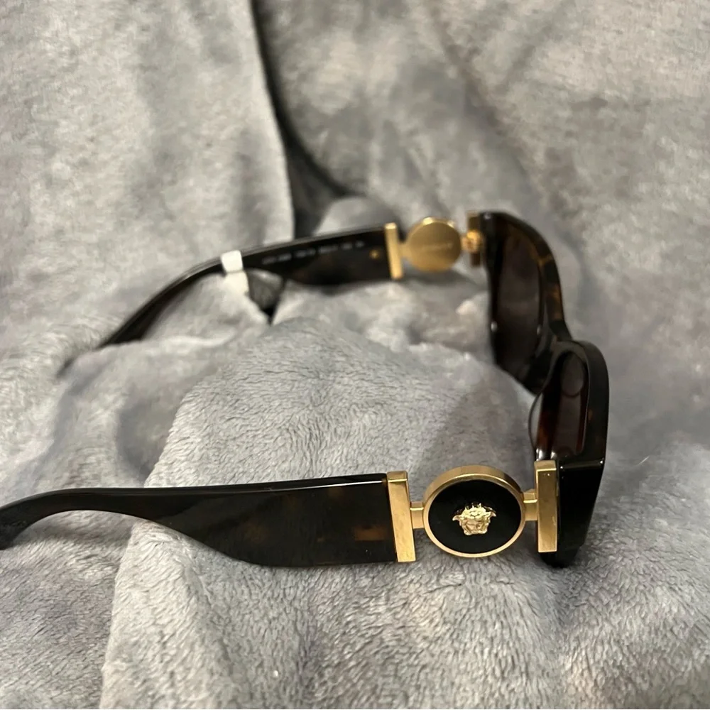 VERSACE Sunglasses - Picture 3 of 10